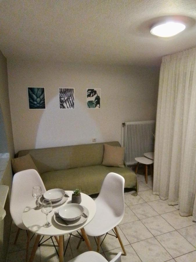 Appartamento George House Larissa Esterno foto